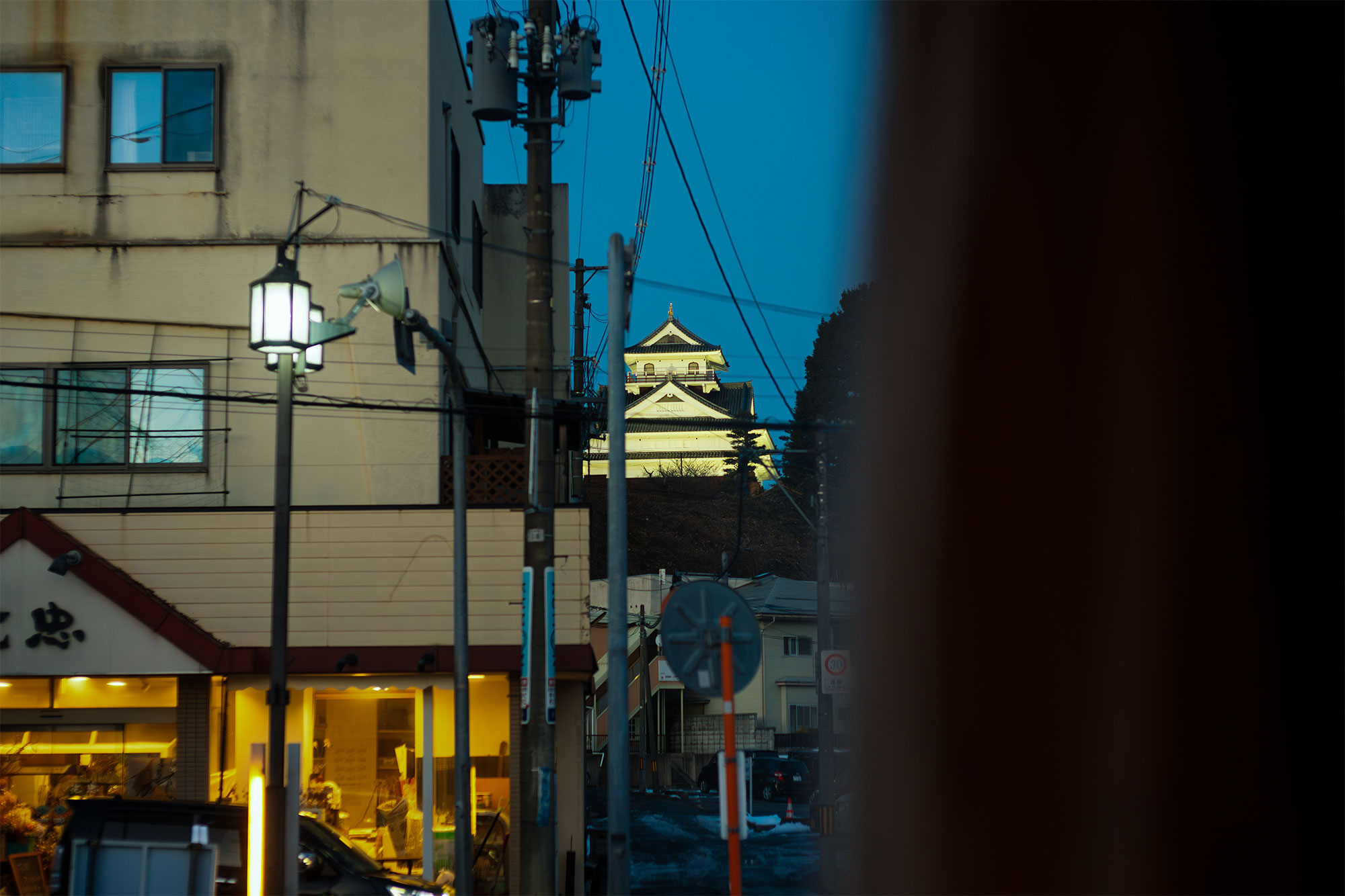 夕暮れの上山城の写真